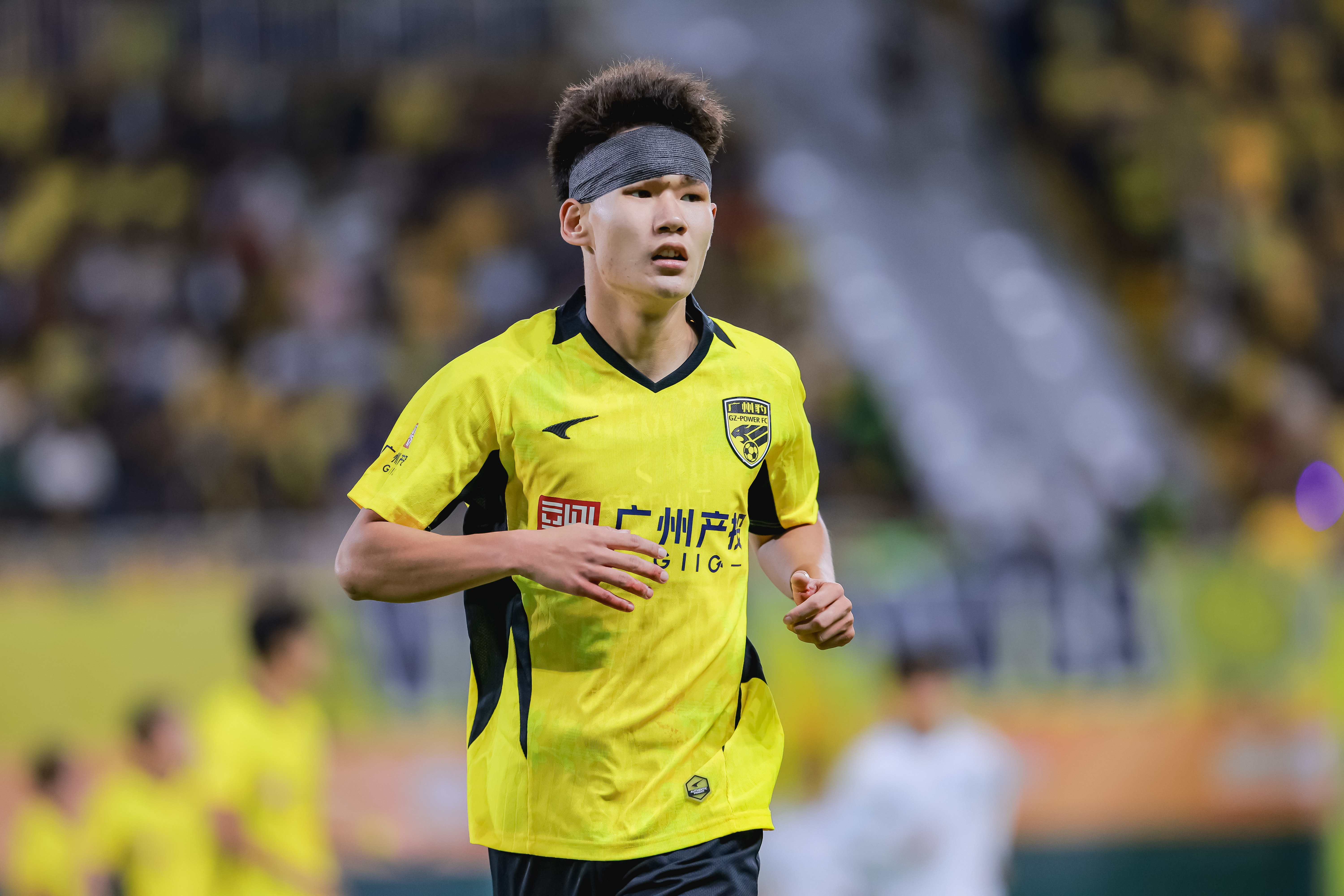 开云登录线上-广州豹官方：杨浩眉弓伤口缝合30余针，预计5-7天后拆线